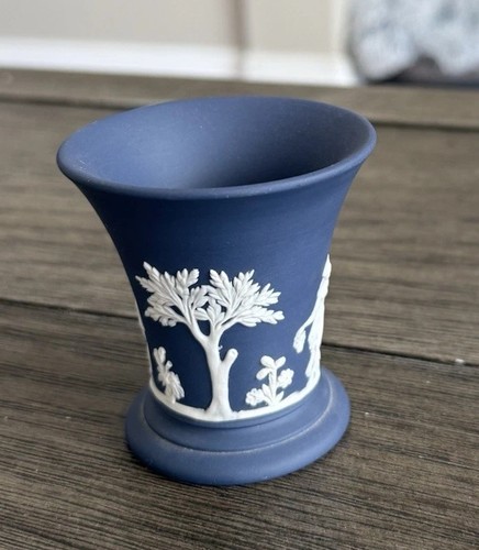 Portland blue wedgwood - blue,