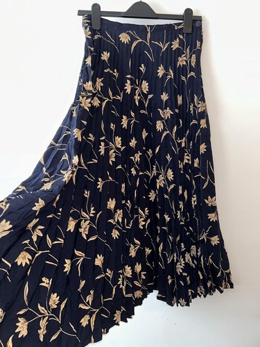 Pleated long navy skirt - pleated,