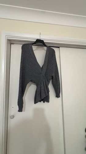 Quiz size medium grey cropped