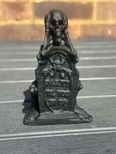 Obsidian Skeleton with