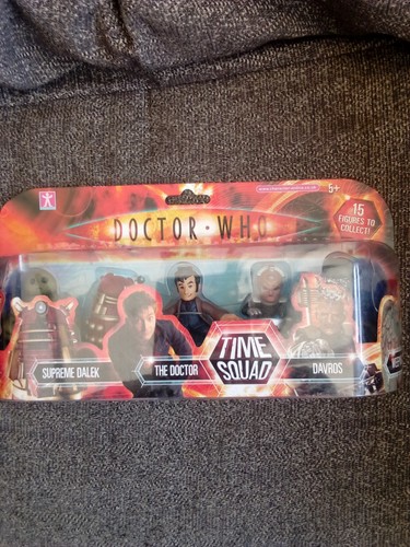Doctor who time squad figures - doctor,