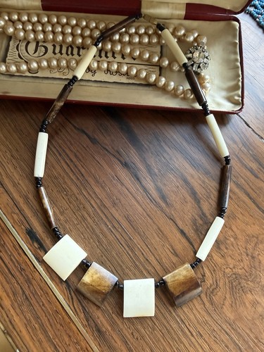 Vintage bovine carved necklace - carved,