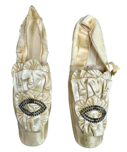 Antique circa 1860s - circa,