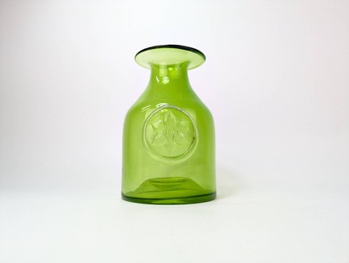 Dartington glass hand blown - hand,