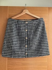 APRICOT Black & White Dogtooth