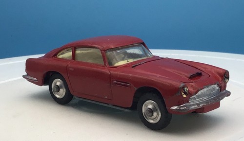 Corgi aston martin - corgi,