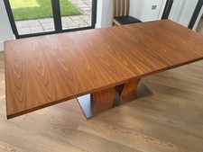 DINING TABLE (extending) WITH UNIQUE SHAPED CENTRAL PEDESTAL