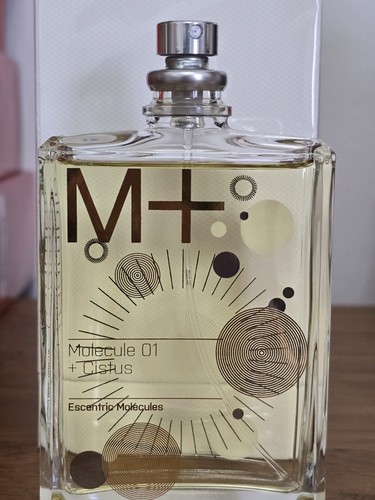 Escentric molecule - molecule, 01