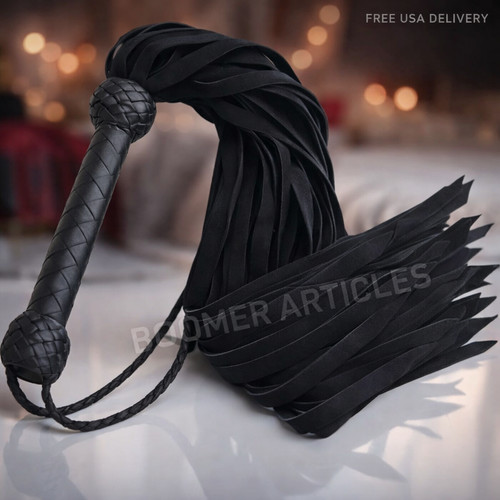 Suede flogger hunter whip - suede,