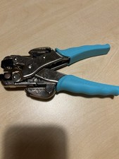 We R Memory Keepers Crop-A-Dile Hole Punch & Eyelet Setter