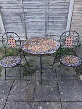 Old metal garden table + 2 chairs - needs restoration / heavy clean