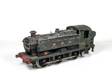 Graham Farish 94xx Pannier Tank in GWR Unlined Green SPARES or REPAIRS OO Gauge