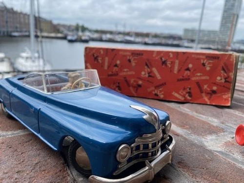 Tin toy arnold candidat car - tin,
