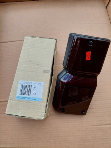 Daihatsu fourtrak rear light - daihatsu,