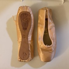 Freed Pointe Shoes EUC Size