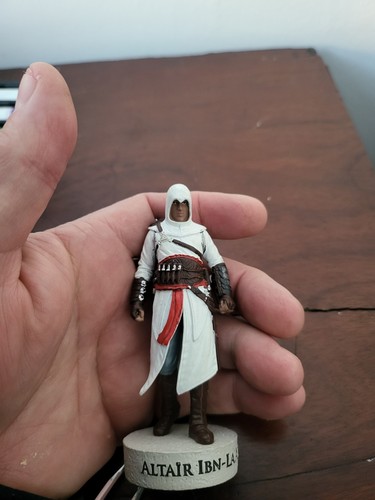 Assassin creed figurine - assassin,
