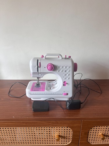 Portable mini sewing machine - mini,