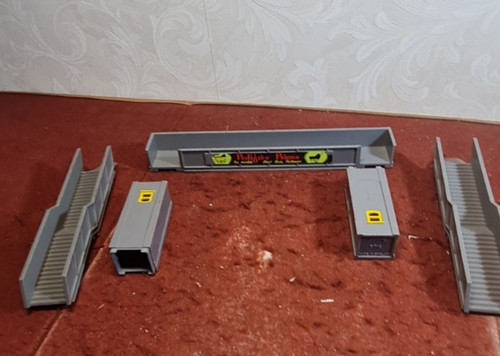 Hornby triang footbridge - hornby,