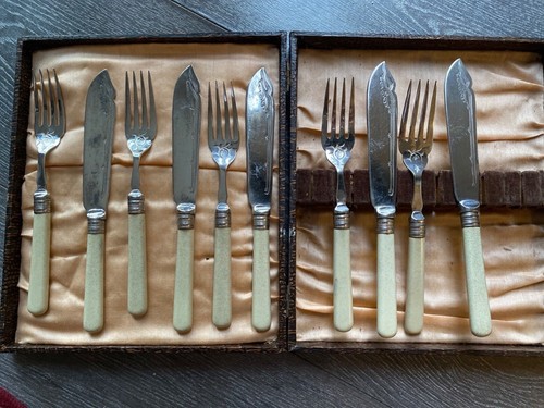 Box fish knives and - and, forks
