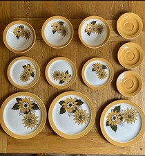 Vintage Barratts Staffordshire Tanya Sunflower Dinnerware Set 12 Piece VGC