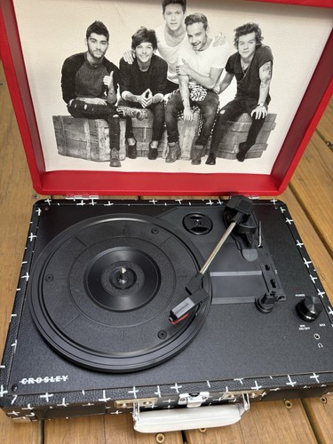 One direction crosley cruiser - one,