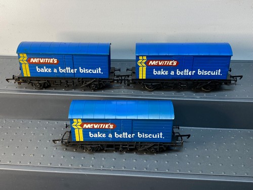 Hornby lwb vans mcvities - hornby,