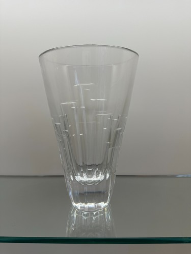 Stuart crystal vase - a, .