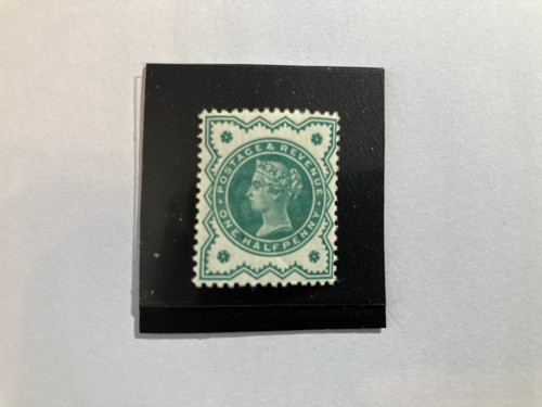 Queen victoria d green - queen,