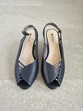 Pavers Lovely Women's Navy Sandals Size 6 Brand New. No Box