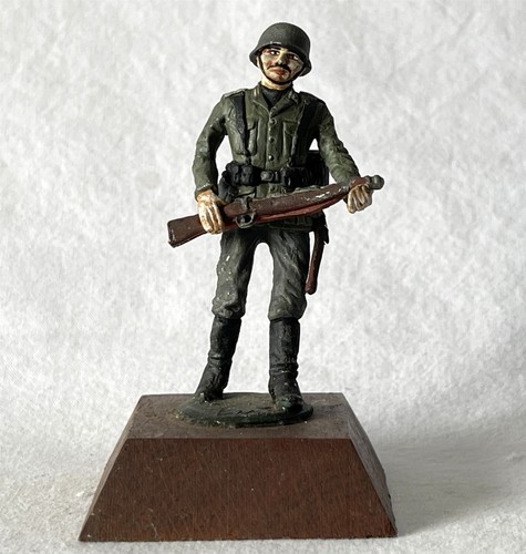 Vintage painted metal model - painted,