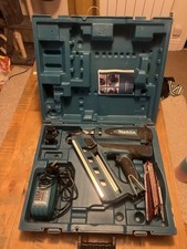 Makita GN900SE 7.2v 1st Fix Framing Gas Nailer Inc 2x Batteries 