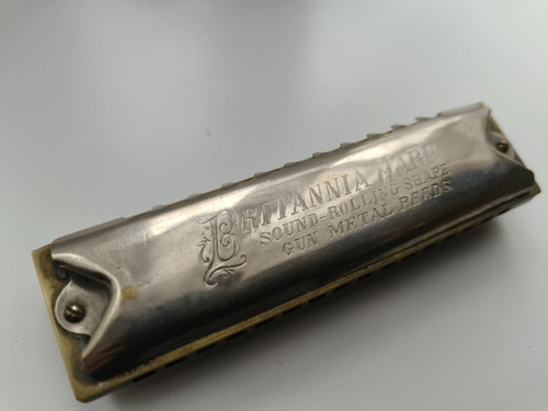Vintage tremolo harmonica