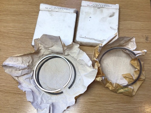 Ford piston rings model - piston,