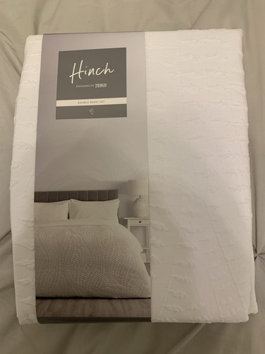 Tesco hinch white embossed - hinch,