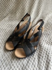 Ladies CLARKS Helio Coral Wedge Black Leather Sandals  UK7