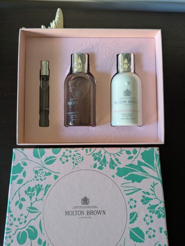 Molton brown delicious rhubarb - delicious,