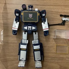 OFFICIAL Masterpiece Soundwave MP13 - Slghtly Used 