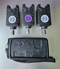 Wychwood Avx-s 3 Rod Bite Alarms and Receiver for Fishing