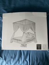 Four Poster Bed Square