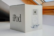Apple iPod 1st Generation 2001 Classic 5GB - White M8541 Complete Box + Serials