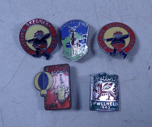Vintage butlins badges - vintage,