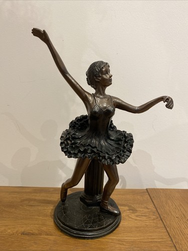 Dancing ballerina bronze - dancing, style