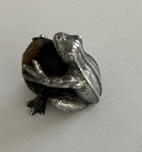 Sterling silver frog pin - silver,