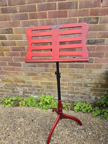 Adjustable wooden music stand - wooden,