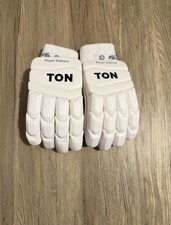 Ton Player Edition Batting