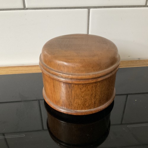 Vtg treenware round - vtg,