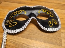 Brand New High Quality Masquerade Mask - Black/White/Gold Feline Cat Woman
