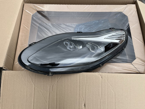 Genuine aston martin db11 - genuine,