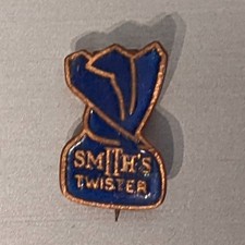 Vintage Smiths Crisps 'Twister' blue enamel pin badge / brooch