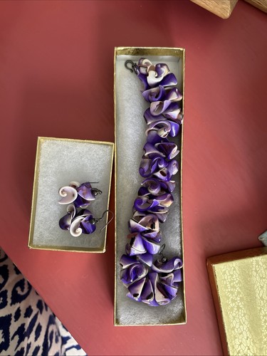 Stunning purple shell bracelet - stunning,